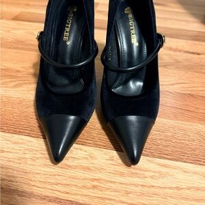 Big Tree Black Pointed-Toe Mary Jane Heels